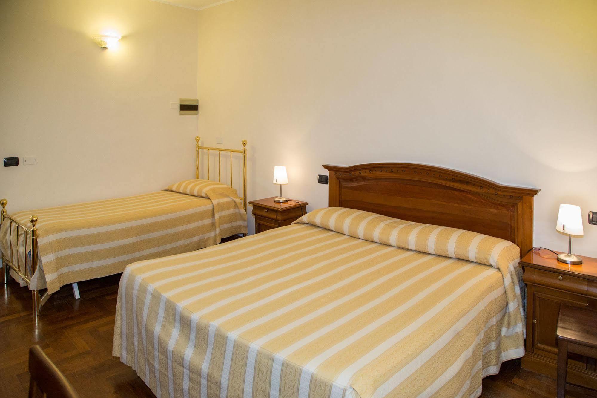Residence Acropoli Сиракуза Екстериор снимка