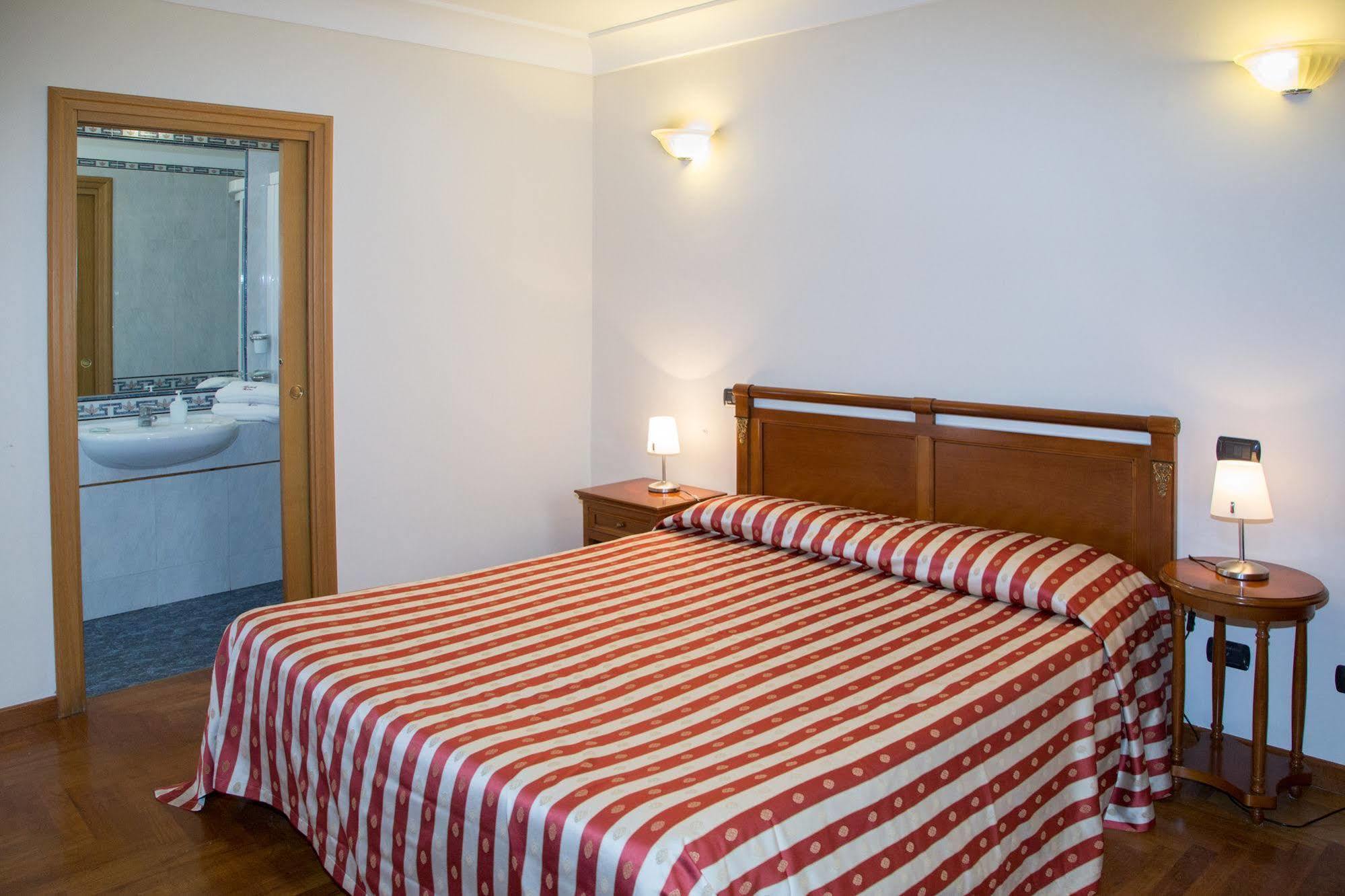 Residence Acropoli Сиракуза Екстериор снимка