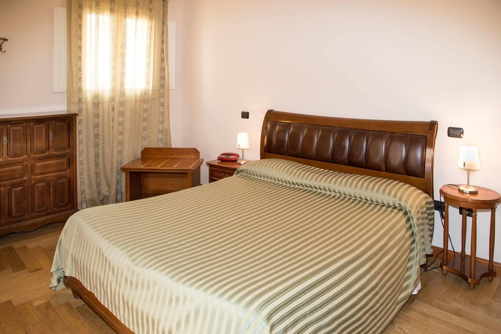 Residence Acropoli Сиракуза Екстериор снимка